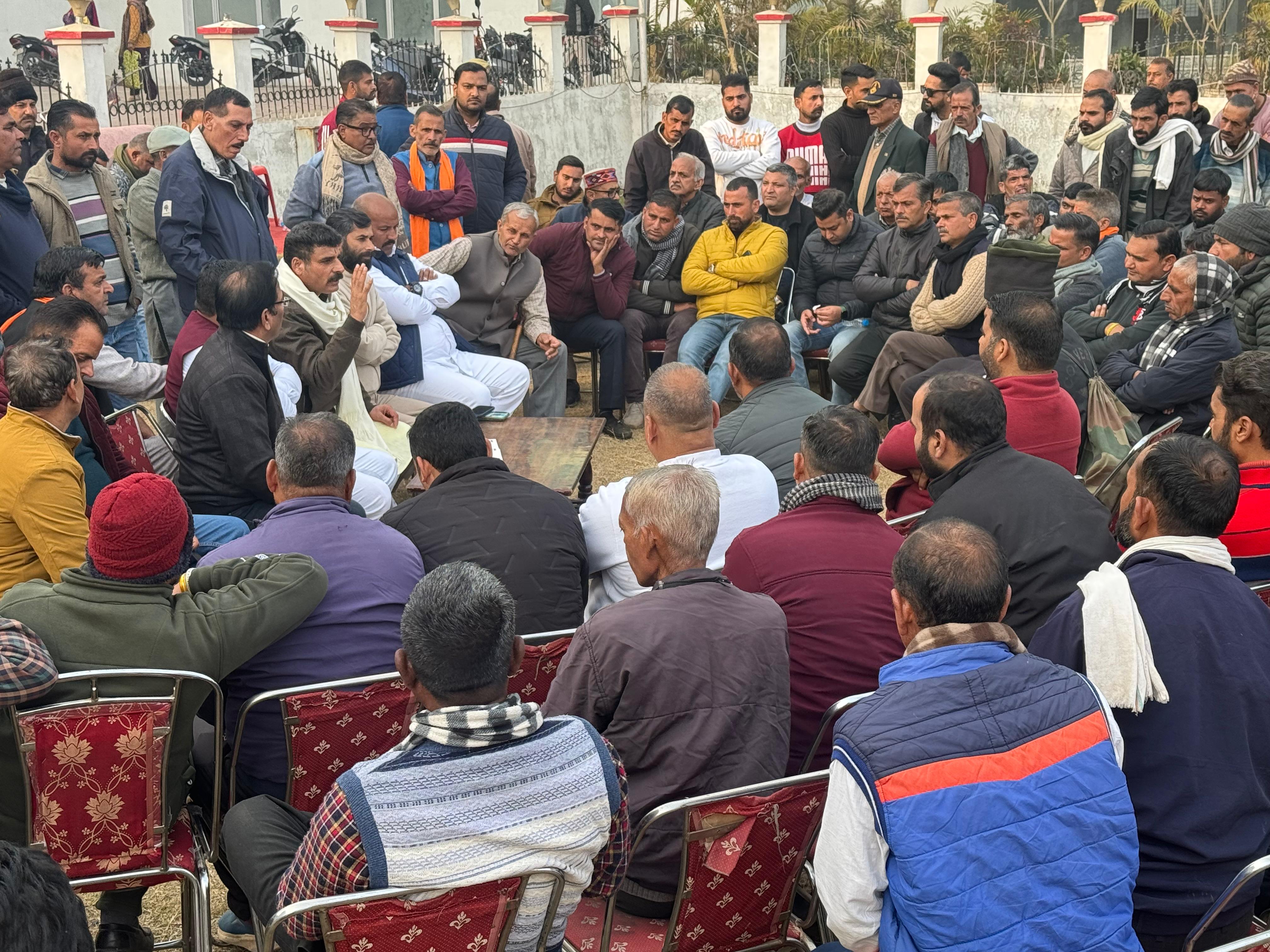 'Pawan Khajuria organized a meeting to discuss with the workers regarding the elections of Panchayats and local bodies'